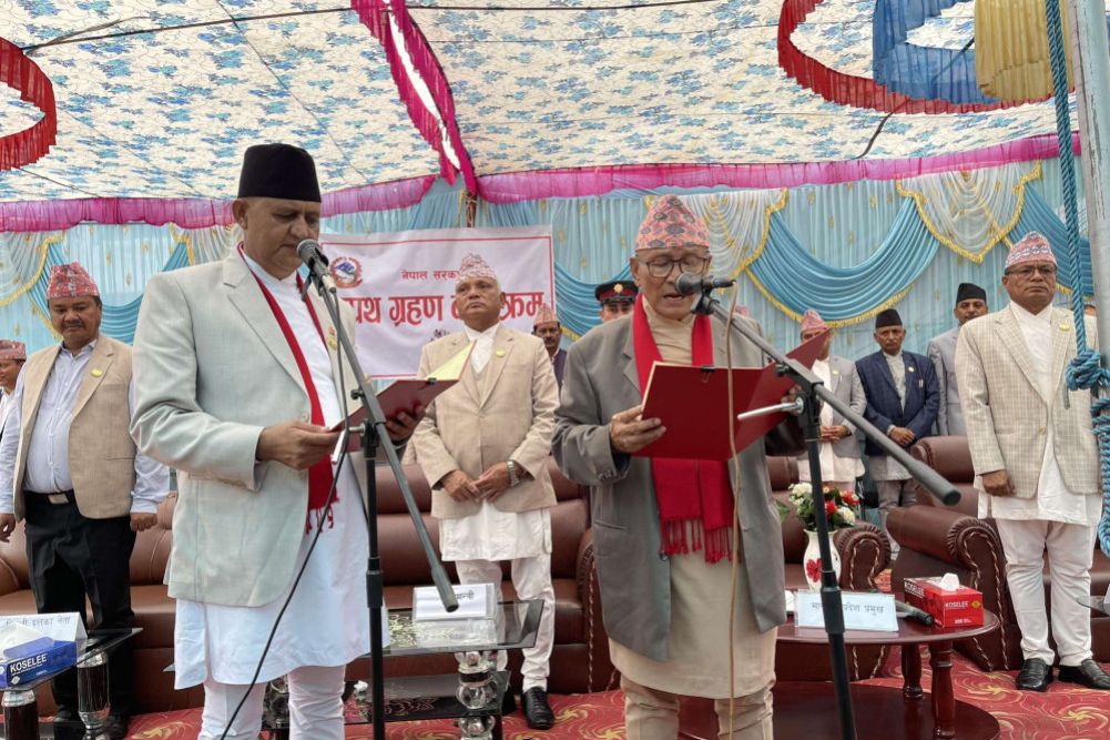 मुख्यमन्त्री आचार्यले लिए शपथ, लीला गिरी अनुपस्थित