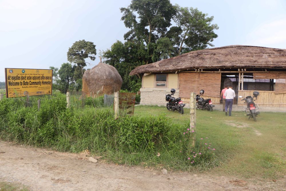 पुर्ख्यौली पेसा छाेडेर होमस्टे सञ्चालनमा लागे चितवनका बोटे समुदाय