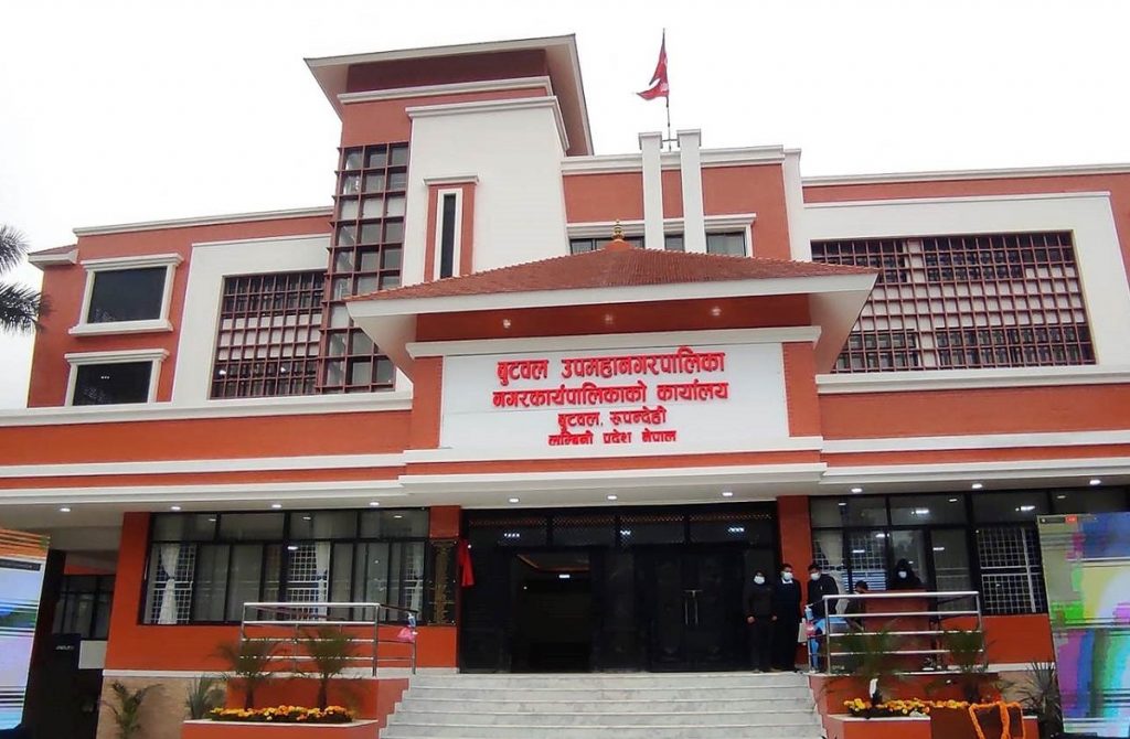‘सर्भिस लेन’को ढाँचा परिवर्तन गर्न बुटवल उपमहानगरको आग्रह