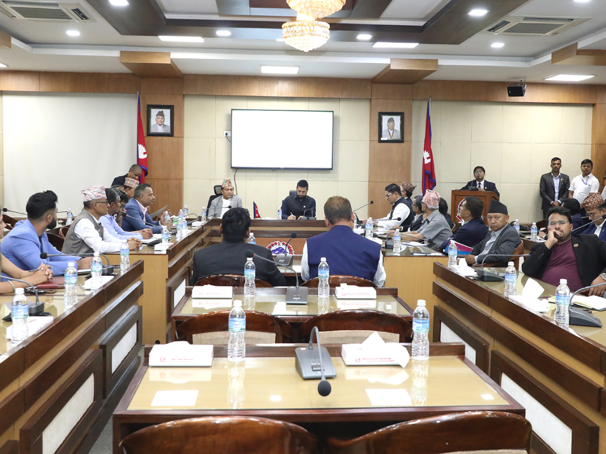 मनसुनजन्य विपद्सँग जुध्न गृहमन्त्रीले खोजे दलहरुको साथ 