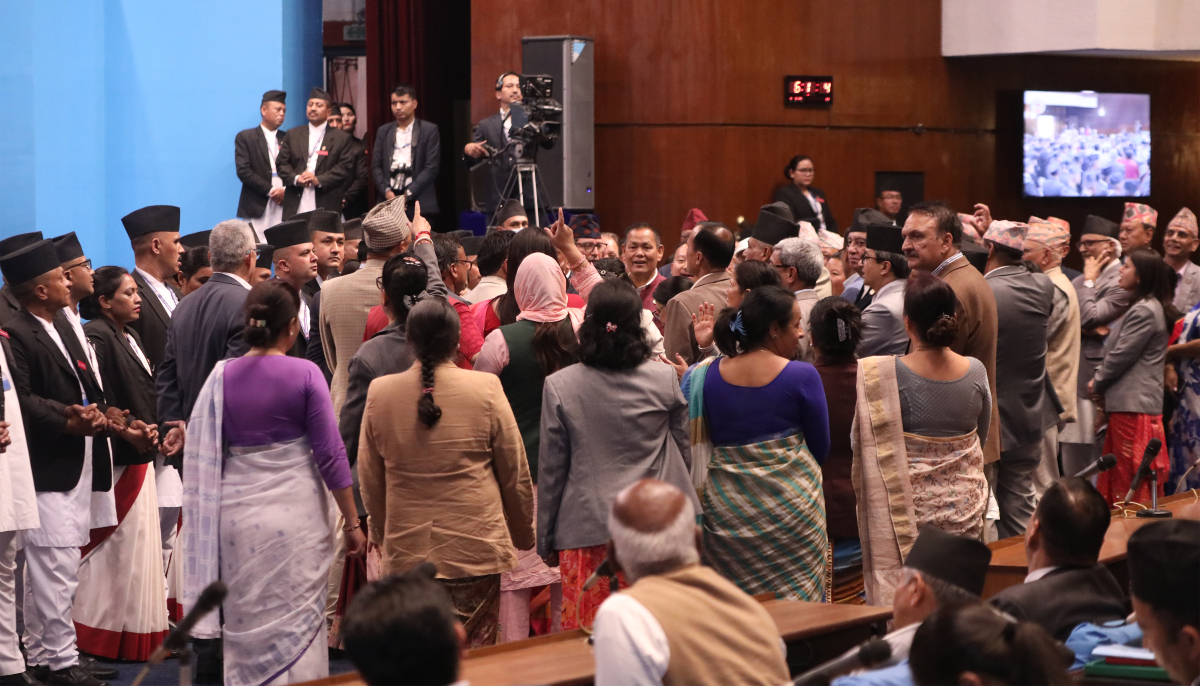 संसदमा कांग्रेसको नाराबाजी [भिडिओ]