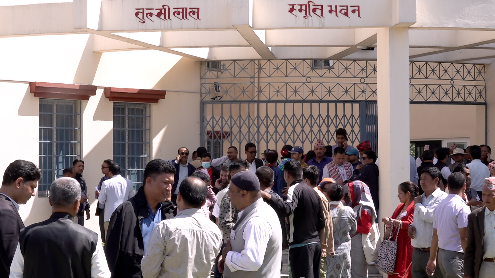 एमाले बागमती अधिवेशनको मतदान आज, अध्यक्षमा ढुंगेल र दाहालबीच प्रतिस्पर्धा  