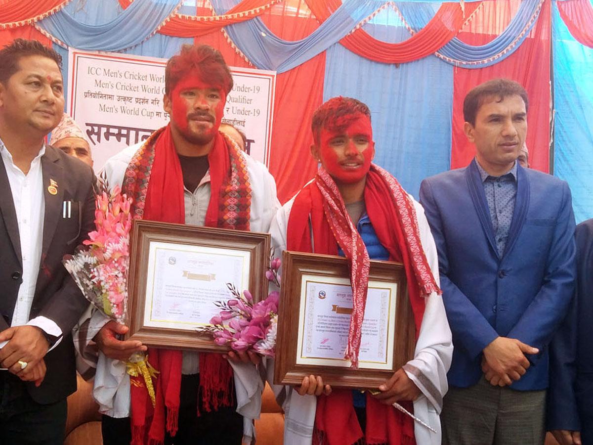 क्रिकेटर करण केसी र सुवास भण्डारीलाई गृह जिल्लामा भव्य सम्मान