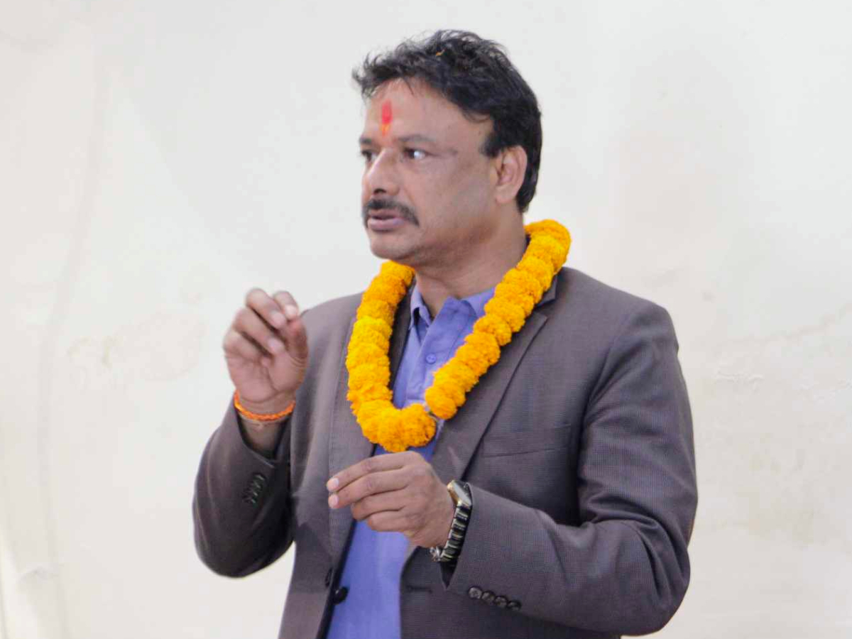 इलाम २ मा कांग्रेसलाई पहिले भन्दा सहज छ, चुनाव जित्छु : डम्बर खड्का