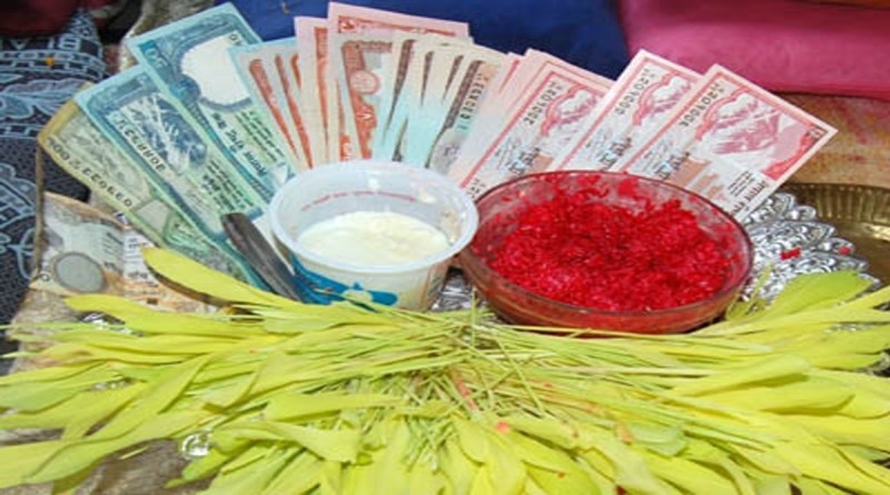 दसैँको मुख्य दिन आज: मान्यजनको हातबाट टीका र जमरा लगाइँदै, ११:३६ बजेको साइत उत्तम