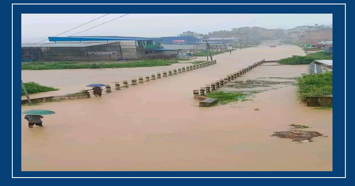 बनेपाको धनेश्वर क्षेत्र डुबानमा, पुलमाथि खोला