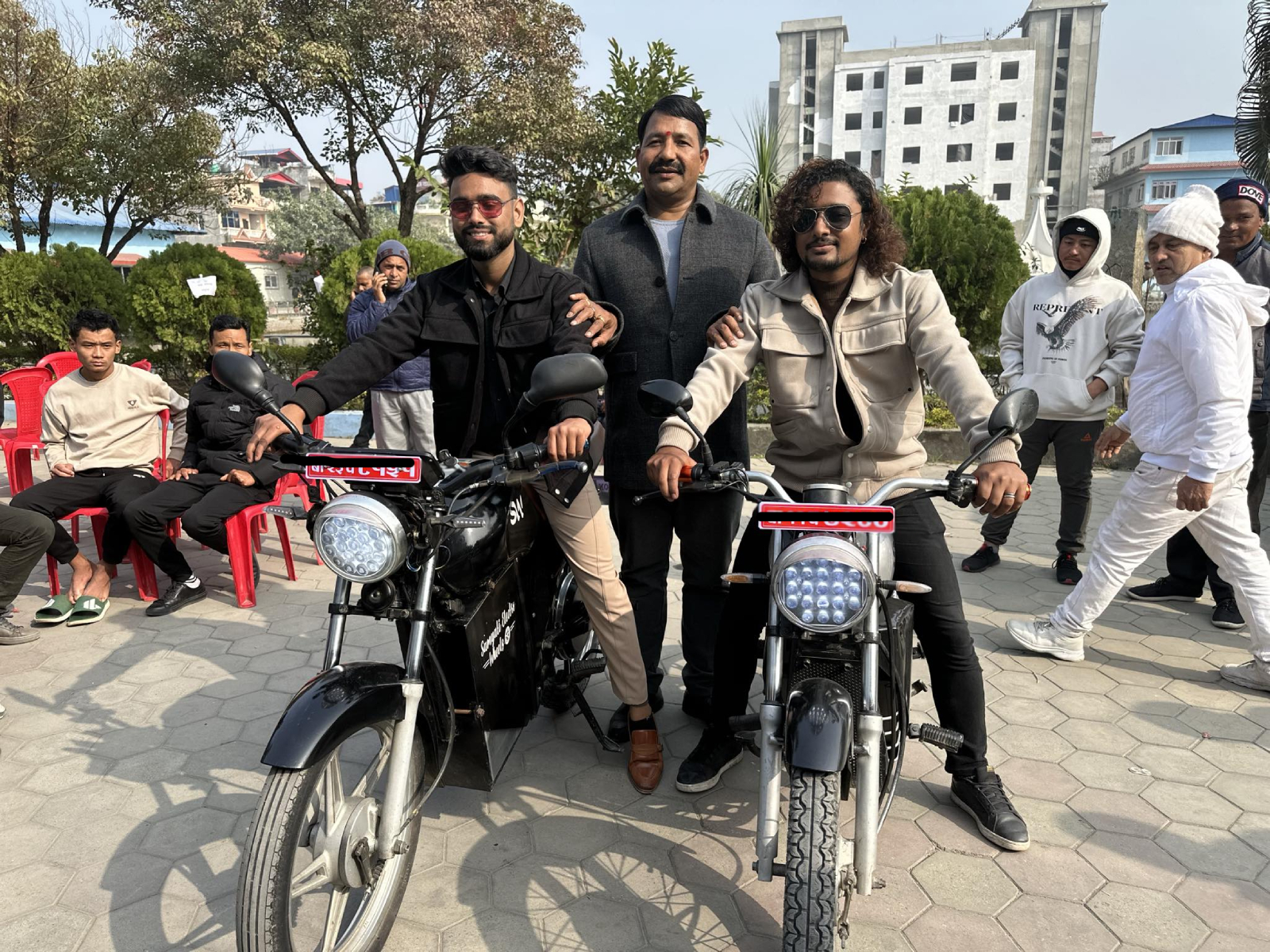 इटहरीमा इन्धनबाट चल्ने सवारीलाई विद्युतीयमा रूपान्तरण  