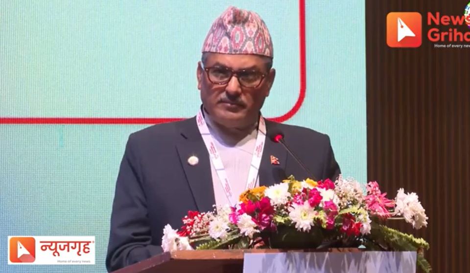 कस्तो ल्याइँदै छ मौद्रिक नीति ? यसो भन्छन् गभर्नर