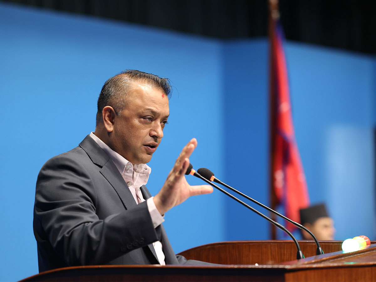 गृहमन्त्रीलाई गगनको प्रश्न— के अब हामी काठमाडौंमा एक्लै हिँड्न नपाउने हो ? 