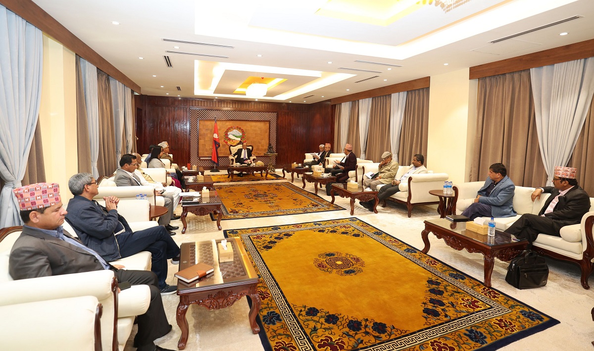 संसद् खुलाउन एमालेसहितका दलहरूसँग संवाद गर्ने सत्ता गठबन्धनको निर्णय