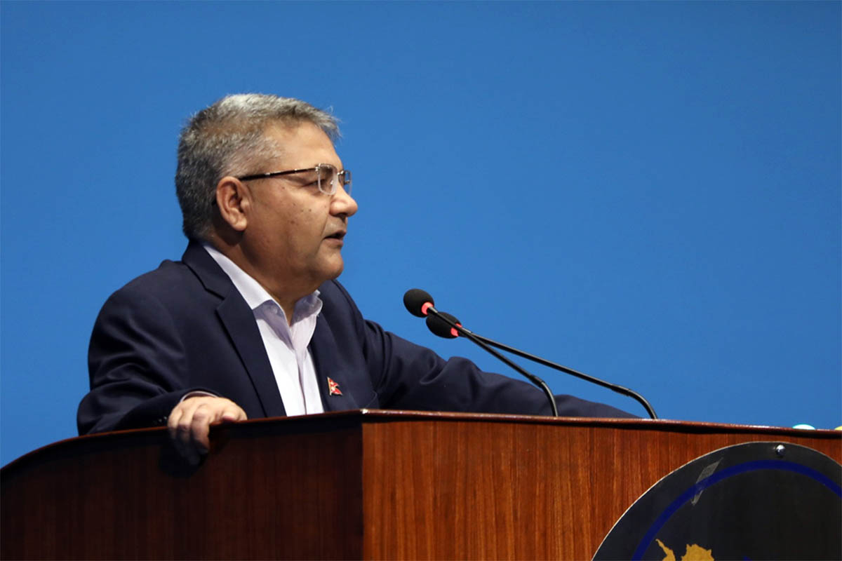 सांसद बास्कोटाको अर्थमन्त्रीलाई प्रश्न : यो आँखै खाने चश्मा कस्ले किन्दियो ?