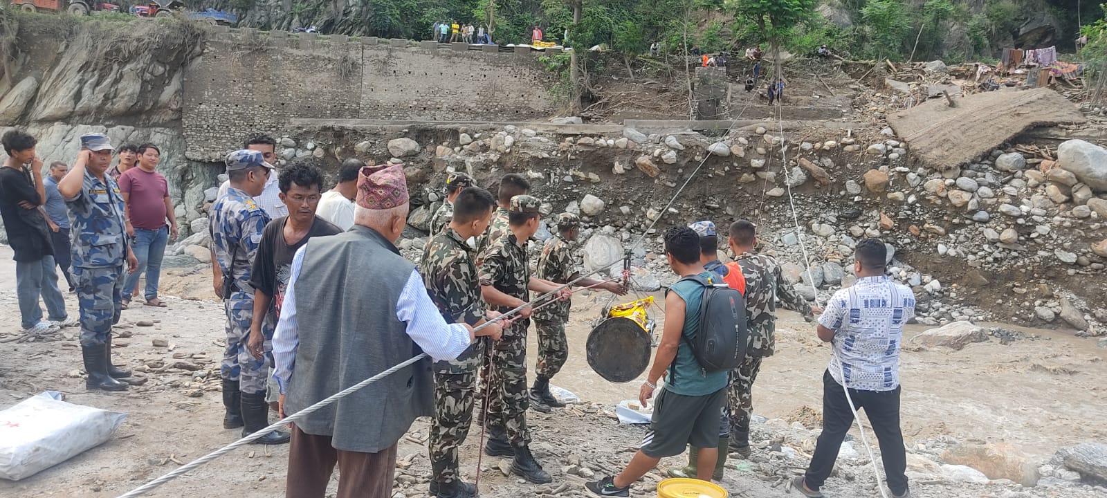 हेवाखोला तर्न तुइन र फड्केको सहारा