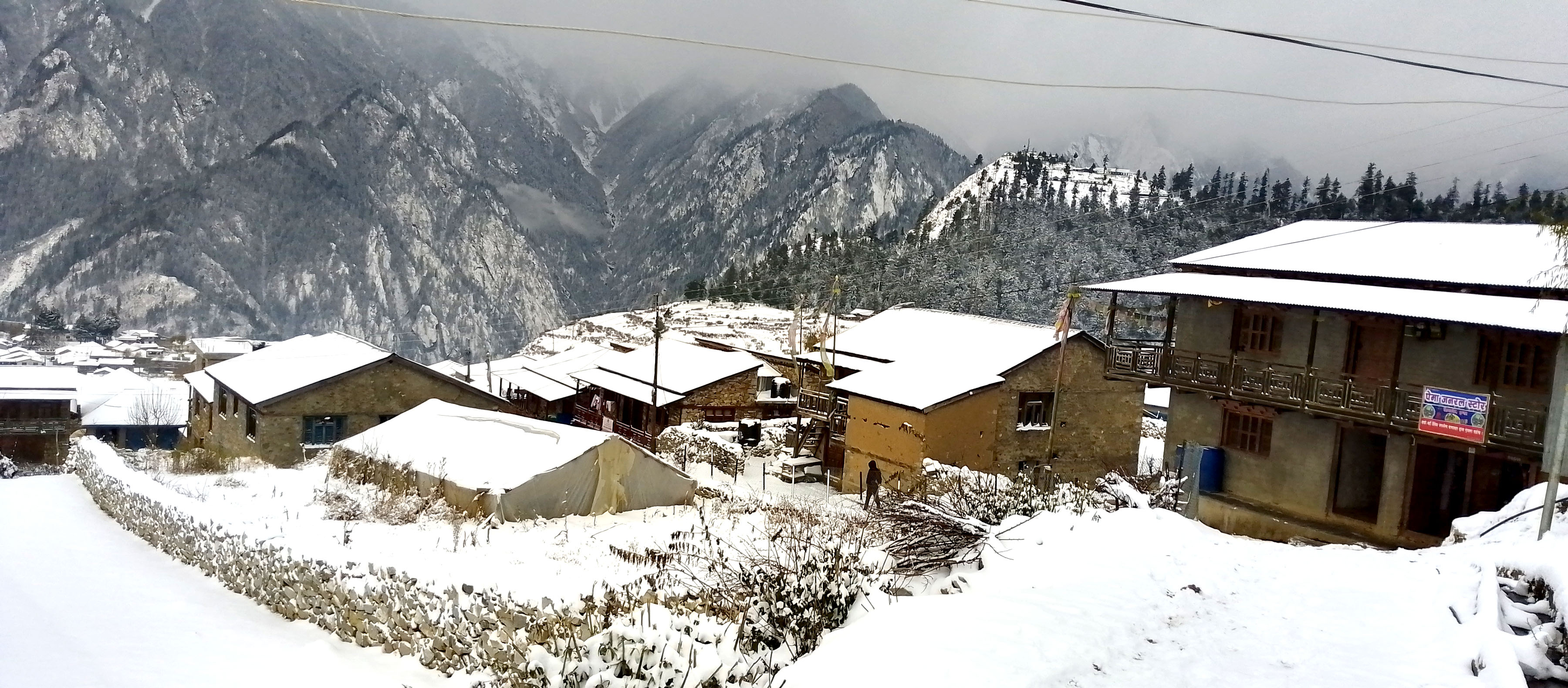 हुम्लामा लगातार हिमपात