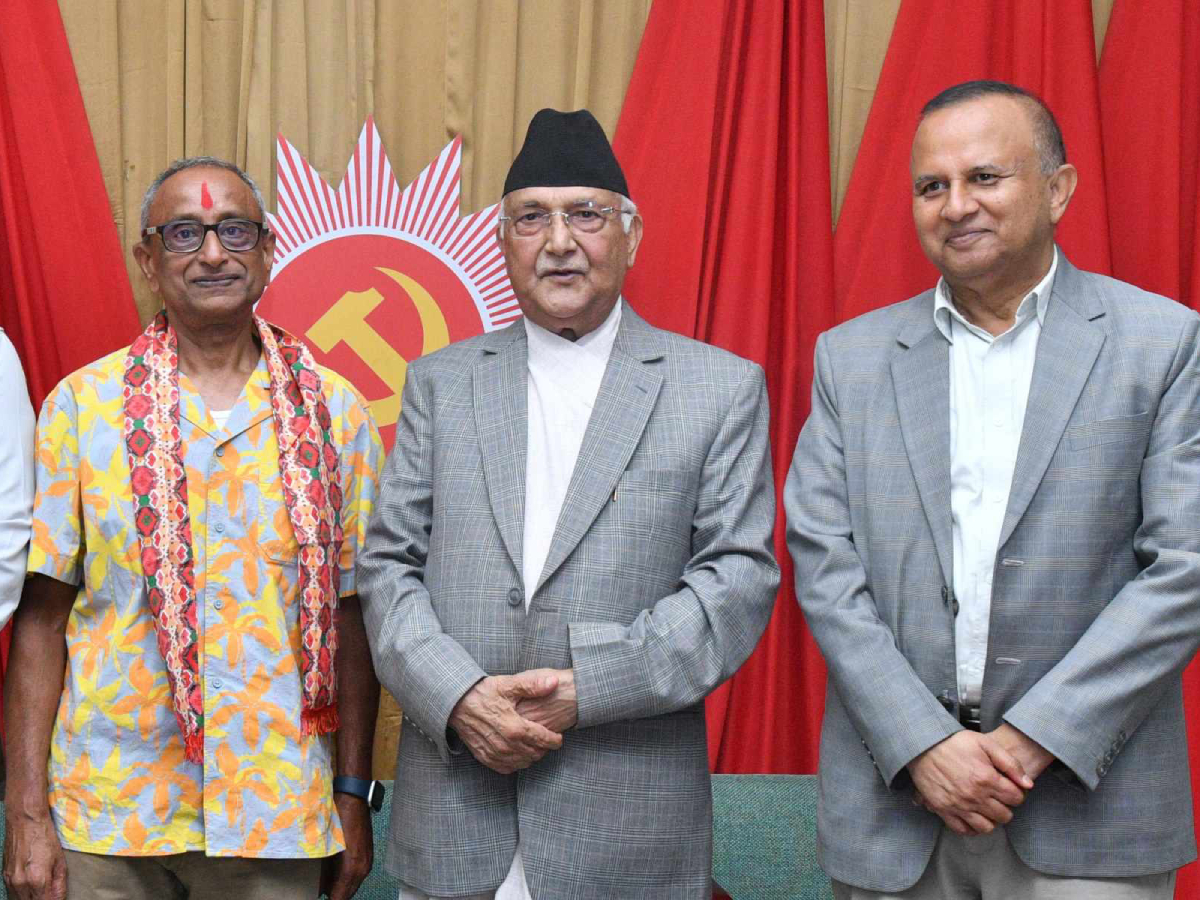 एमाले प्रवेश गरे कांग्रेस नेता जितेन्द्रनारायण देव 