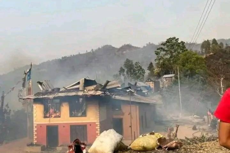 काभ्रेको रोशी गाउँपालिकामा आगलागी, १५ घर नष्ट