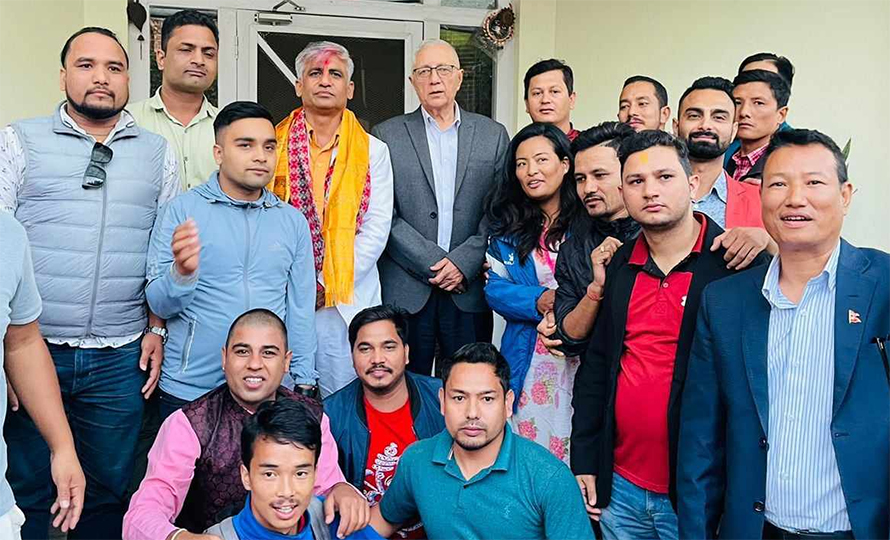 कोशीका मुख्यमन्त्री काठमाडौंमा, भेटे शेखरलाई