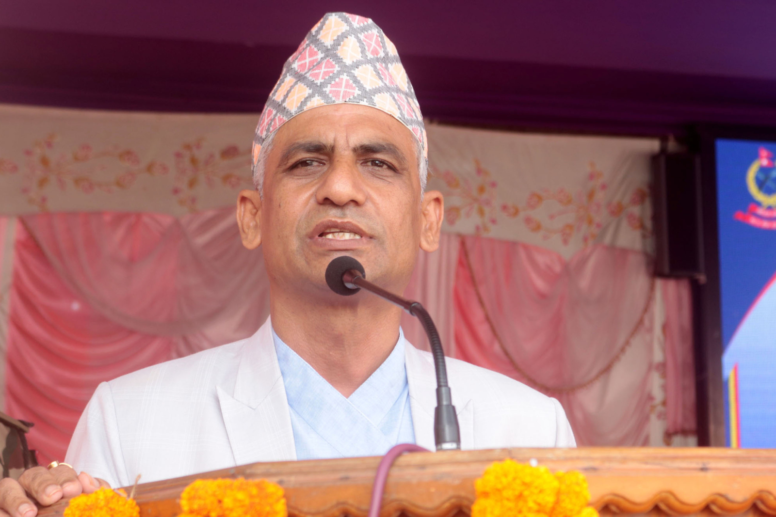 कोशीमा मुख्यमन्त्री कार्कीलाई विश्वासको मत दिने एमालेको निर्णय