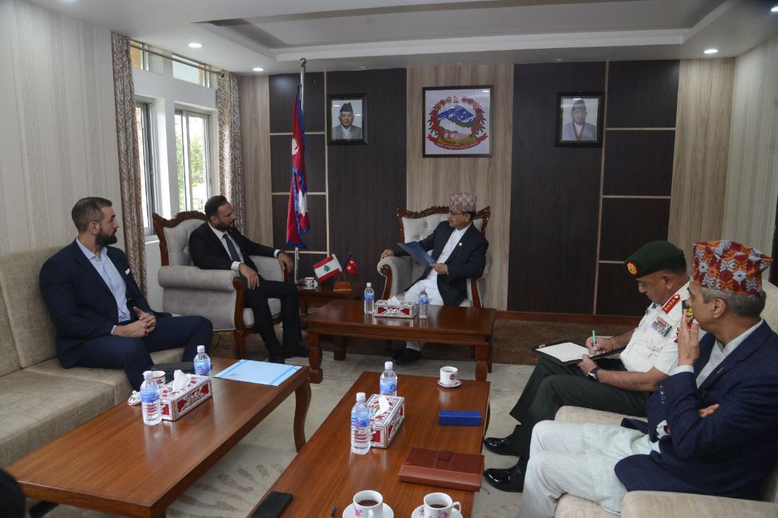 उपप्रधानमन्त्री खड्कासँग लेबनानका राजदूत गोउजायलको भेट