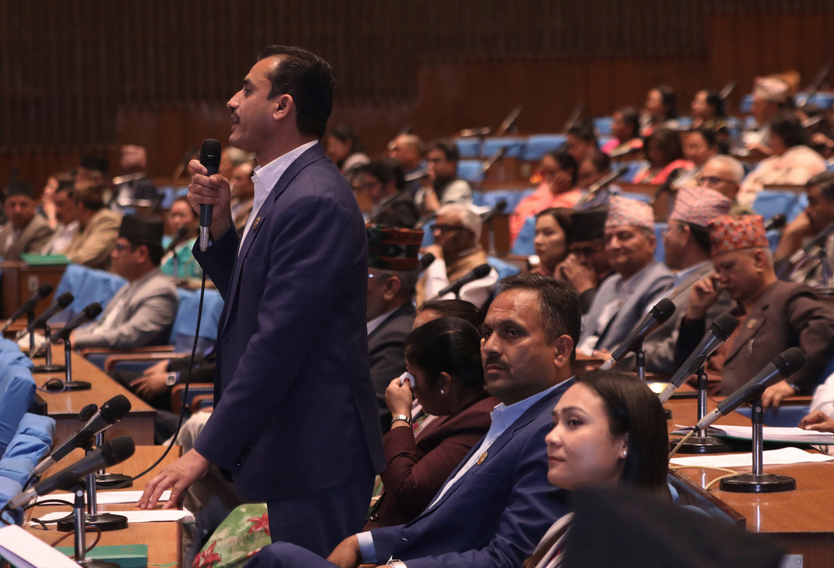 सरकार निरङ्कुश बन्न खोज्यो- सांसद सापकोटा