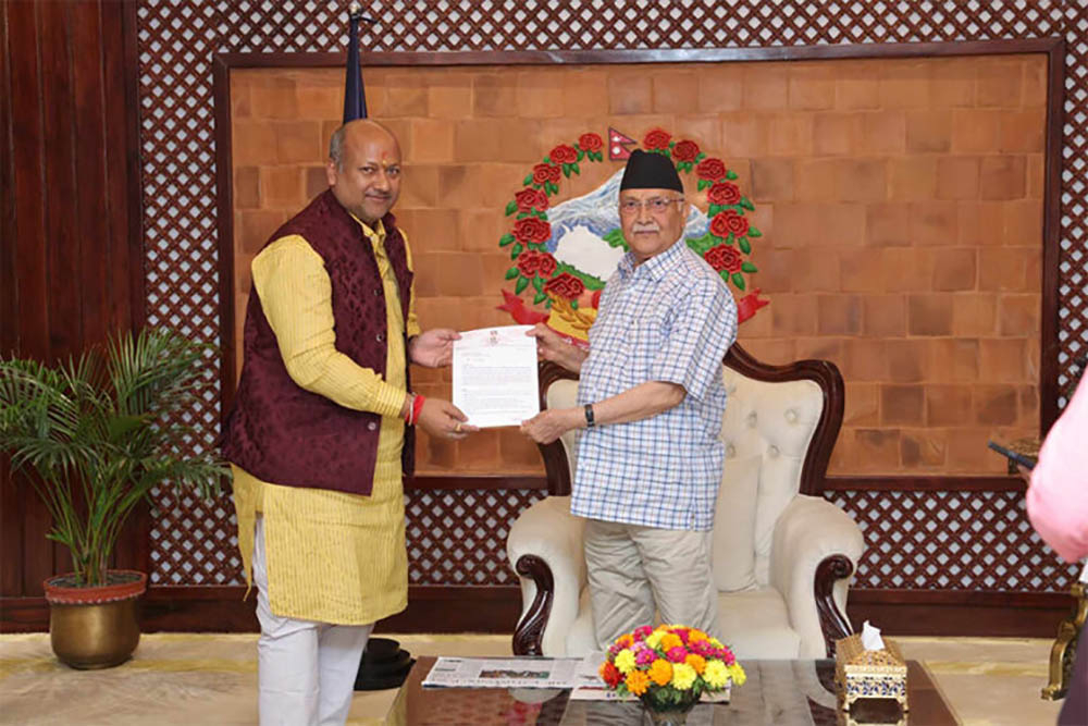 मधेसका मुख्यमन्त्री सिंहले प्रधानमन्त्री ओलीलाई बुझाए २२ बुँदे माग