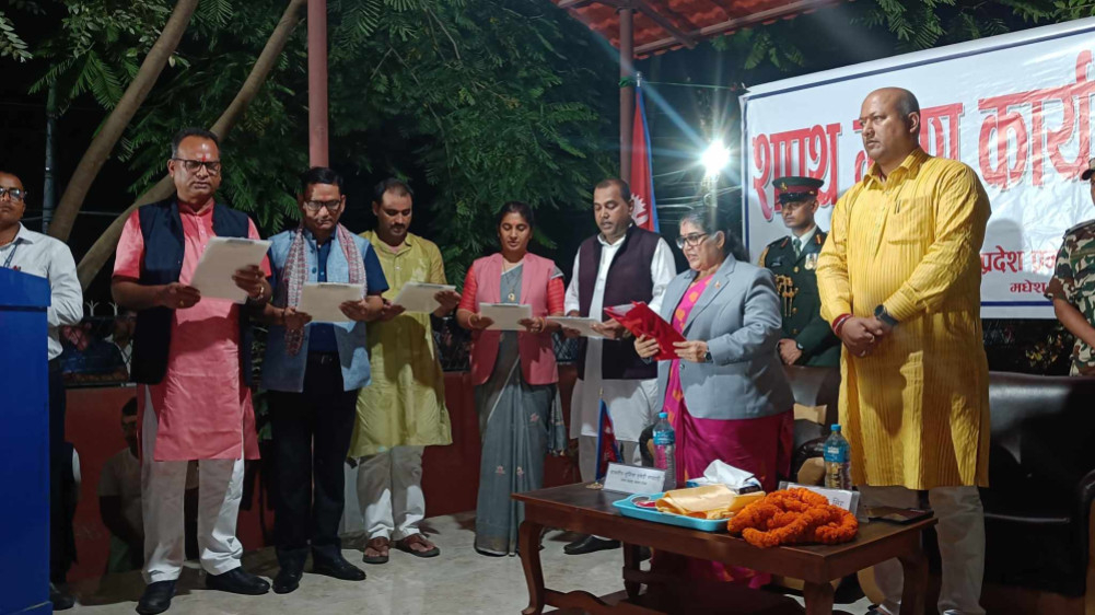 मधेसमा कांग्रेसका ४ र लोसपाका १ मन्त्रीले लिए शपथ