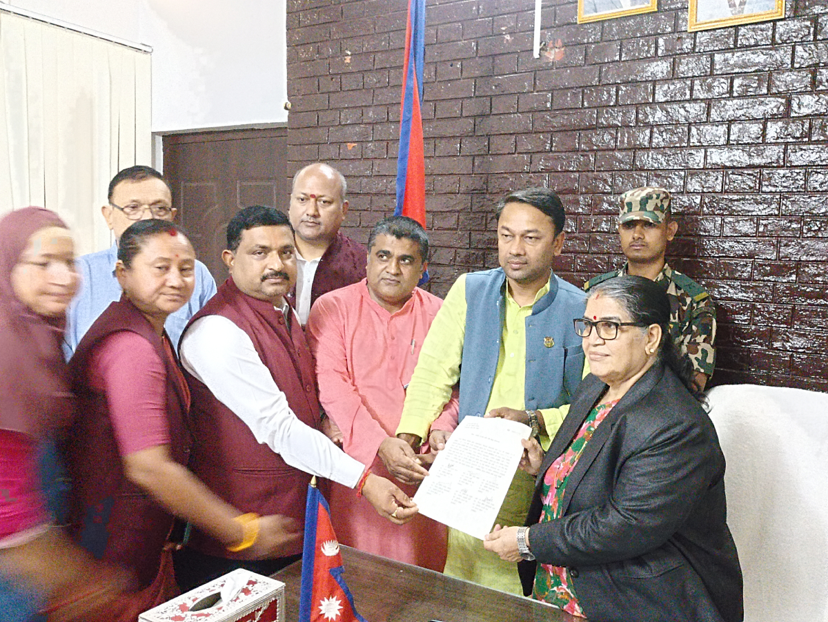 मधेसको मुख्यमन्त्रीमा जनतमतका सतिश सिंहको दाबी पेस