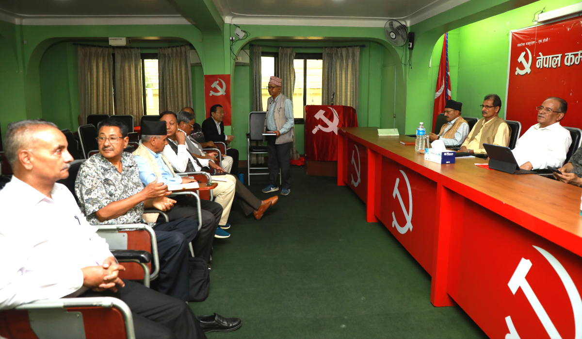 माओवादी स्थायी समिति बैठकमा नेताहरूले बोल्ने क्रम सकियो, प्रचण्डले बिहीबार जवाफ दिने