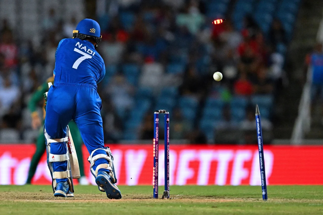 विश्वकप फाइनल प्रवेशका लागि दक्षिण अफ्रिकाले पायो ५७ रनको लक्ष्य