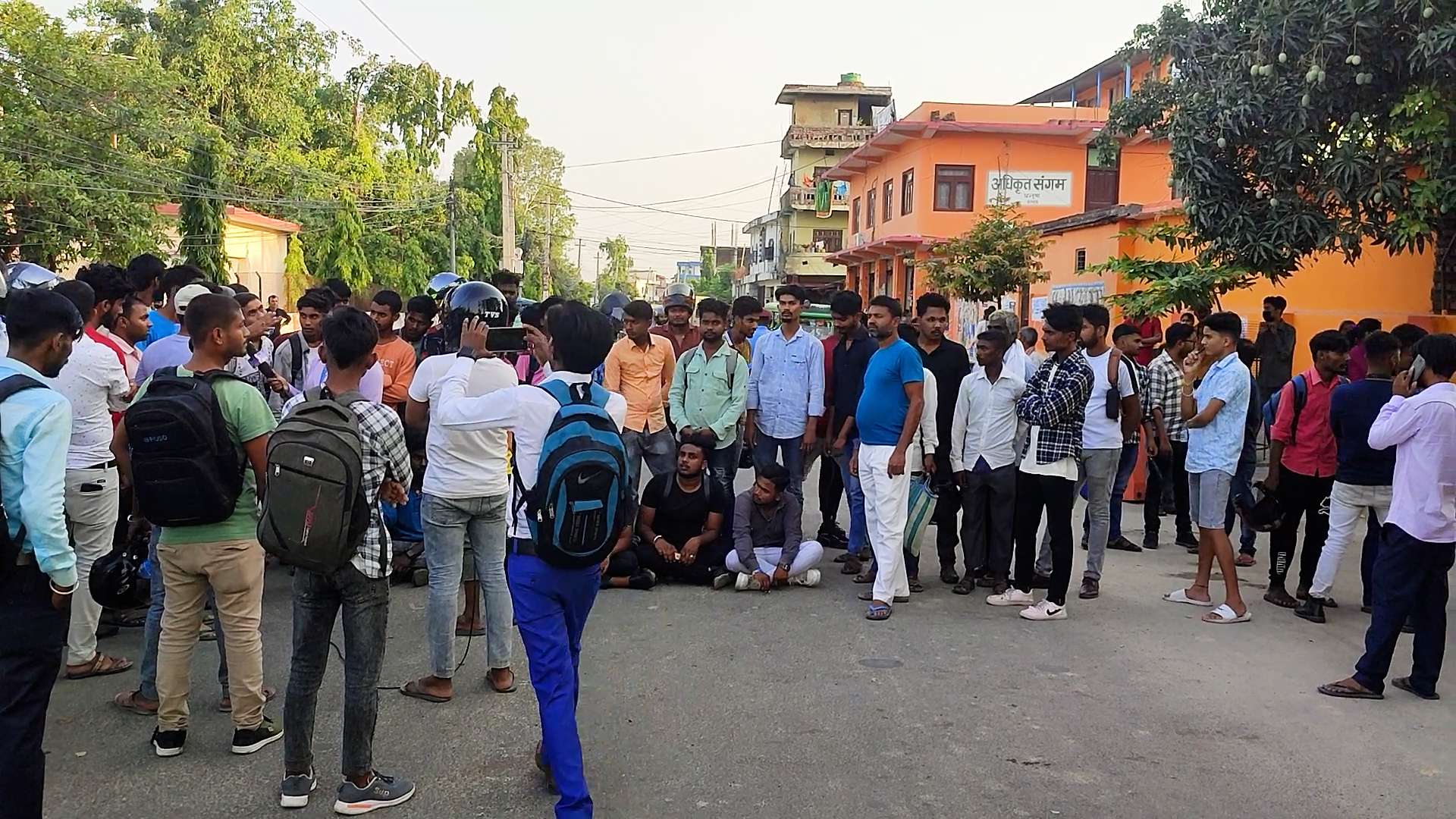 तत्काल नागरिकता नबन्ने भएपछि जनकपुरमा चक्काजाम, प्रजिअविरुद्ध नाराबाजी 