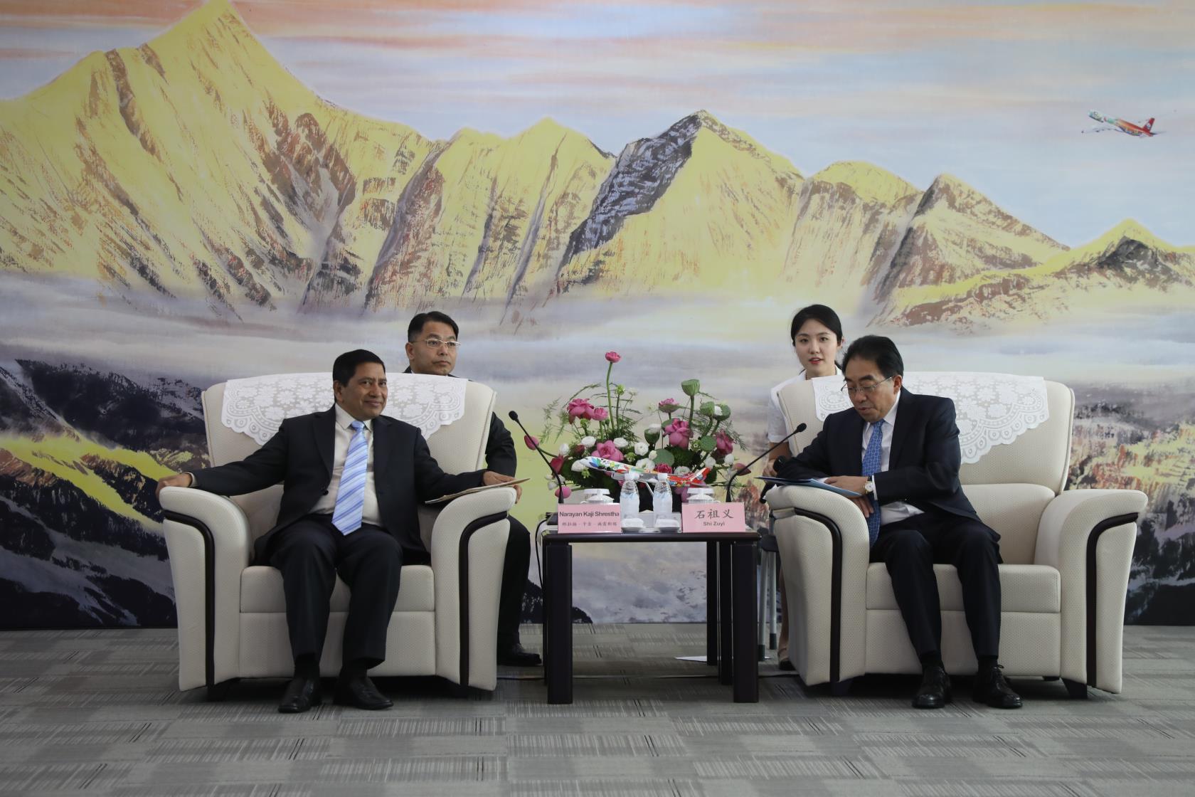 छेन्दुबाट पोखरा र भैरहवामा नियमित उडान गर्न  उपप्रधानमन्त्री श्रेष्ठको आग्रह