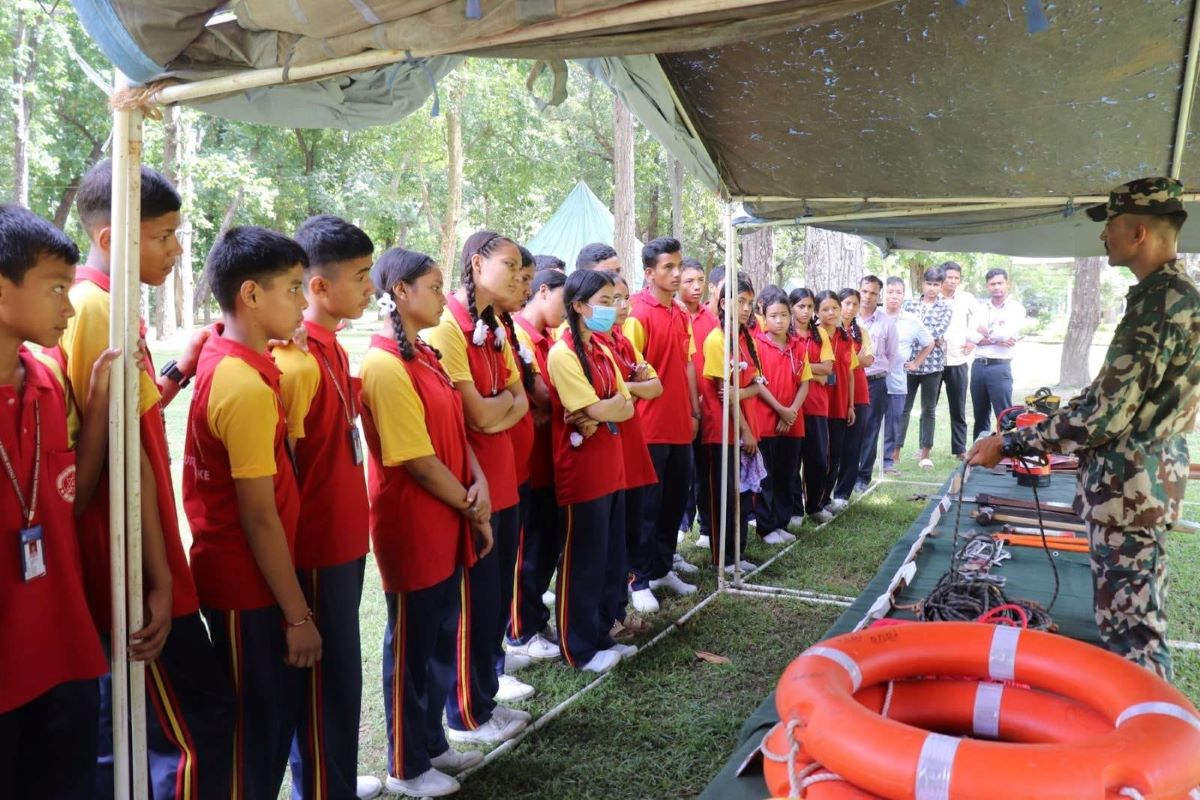 नेपाली सेनाले दियो विद्यार्थीलाई वन्यजन्तु संरक्षणसम्बन्धी शिक्षा