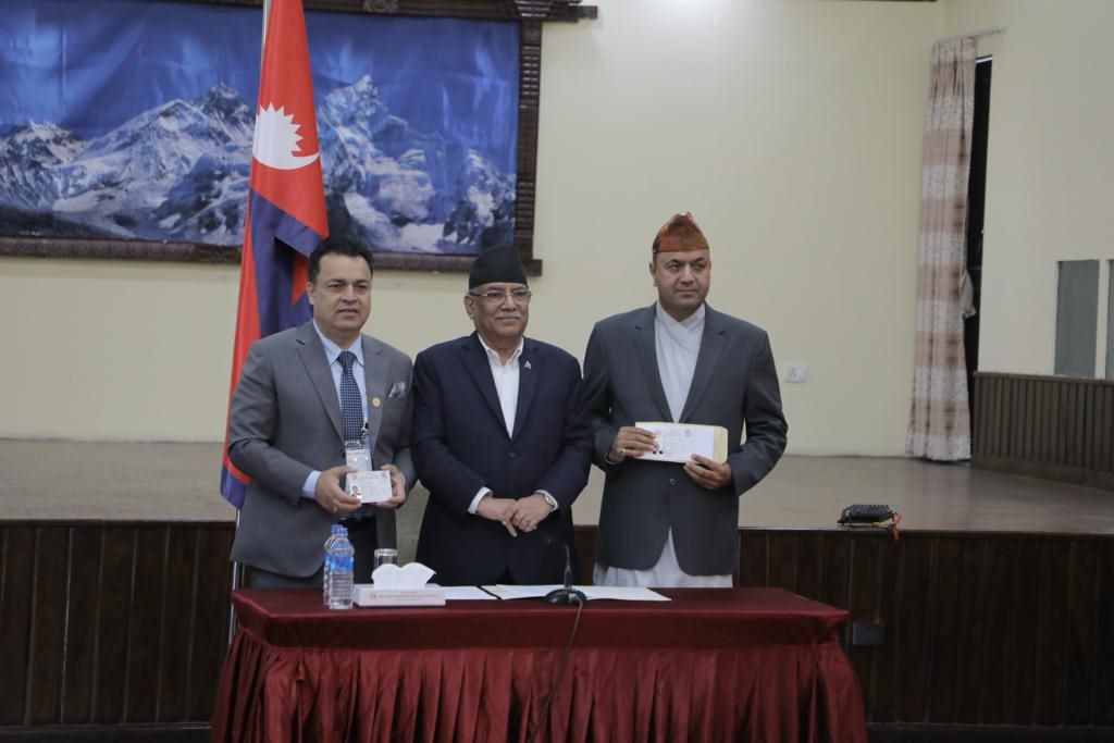 गैरआवासीय नेपालीले नागरिकता प्राप्त गर्नु ठूलो उपलब्धि : प्रधानमन्त्री दाहाल