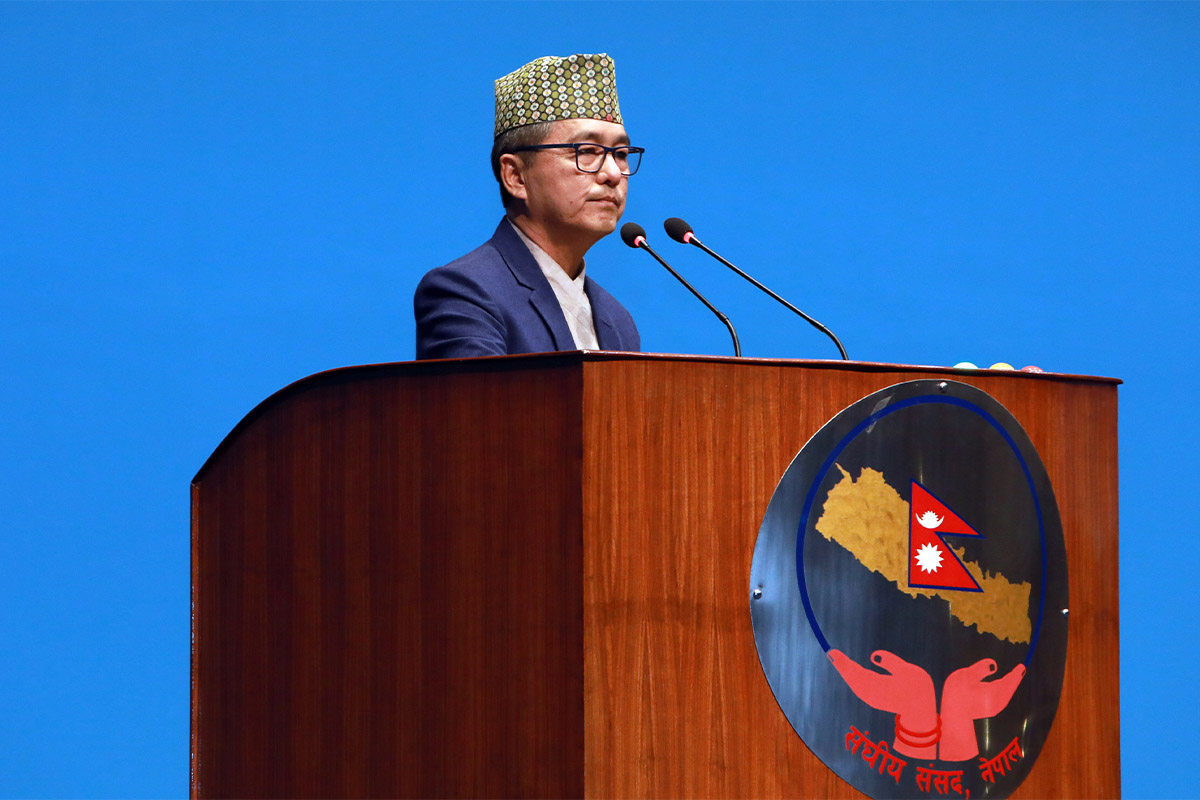 राप्रपा अध्यक्ष लिङ्देनको प्रश्न : कनिका छर्ने बुद्धि अर्थमन्त्रीलाई कस्ले दियो ?