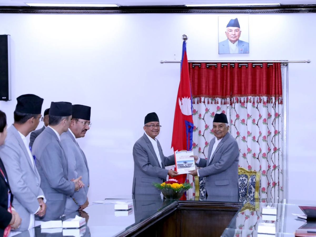 आयोगद्वारा राष्ट्रपति पौडेलसमक्ष उपनिर्वाचनको परिणामसहितको प्रतिवेदन पेस  