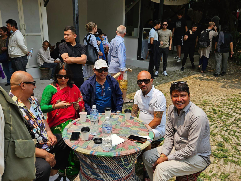 रञ्जितासँगको तस्बिर सार्वजनिक गर्दै रेशमले भने– पार्टी र सरकार दुवै तिमी चलाउ