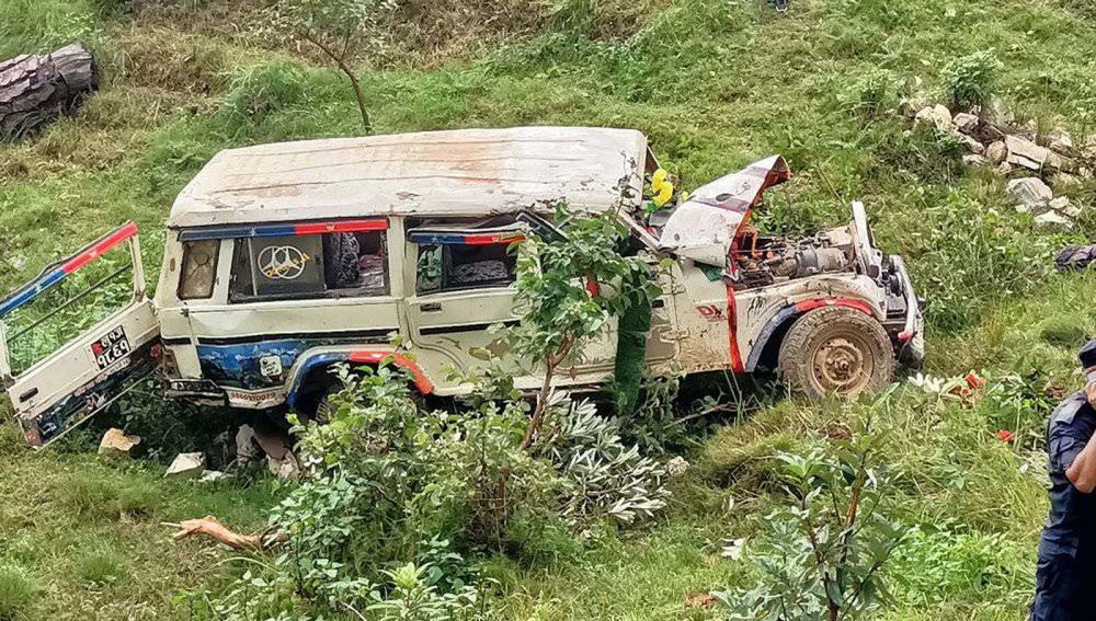 सल्यानमा जीप दुर्घटना हुँदा २ जनाको मृत्यु, १४ घाइते
