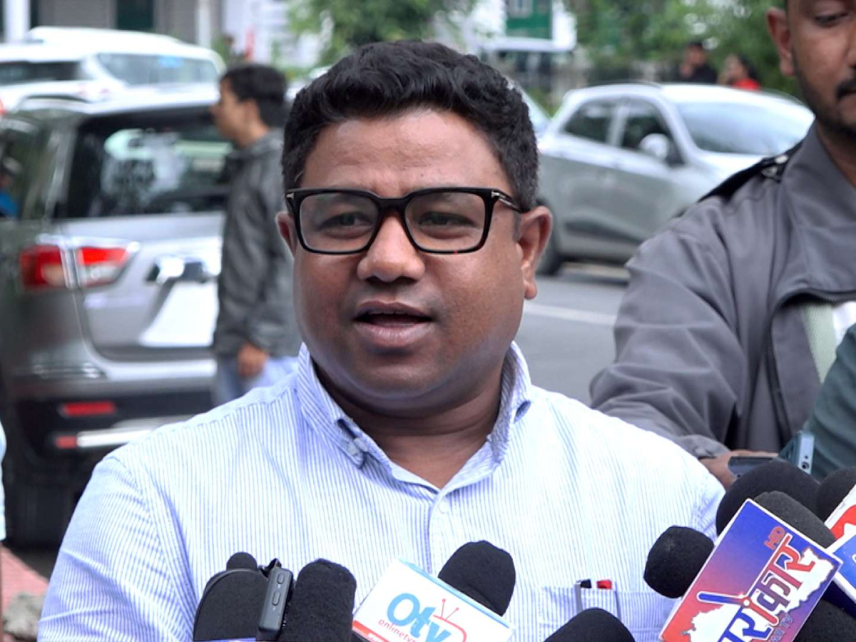 प्रधानमन्त्रीलाई विश्वासको मत नदिन रास्वपाको ह्वीप