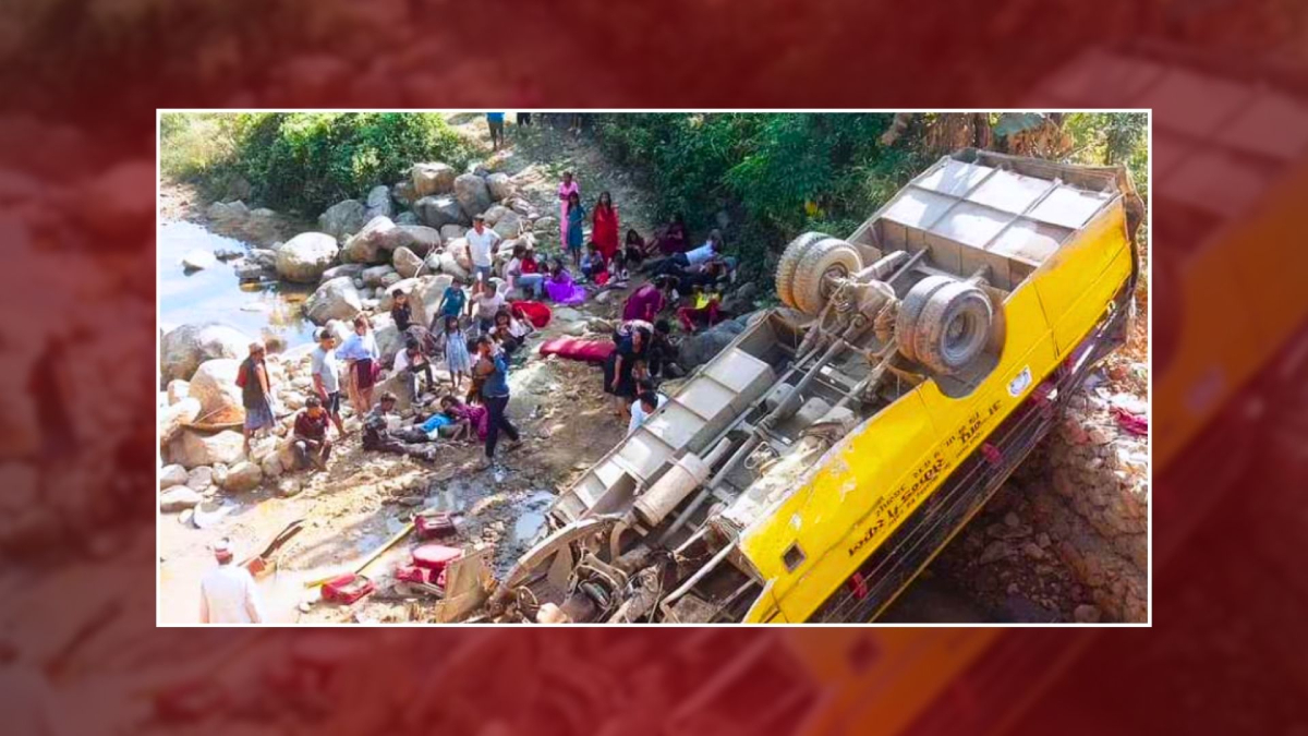 उदयपुरमा स्कुल बस दुर्घटना हुँदा ३ जनाको मृत्यु, ३९ घाइते
