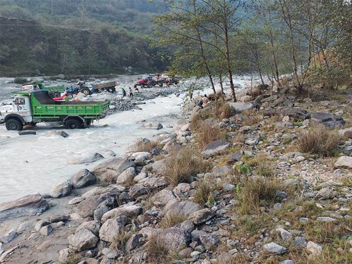 म्याग्दीमा सम्झौताबिना नदीजन्य वस्तुको उत्खनन्