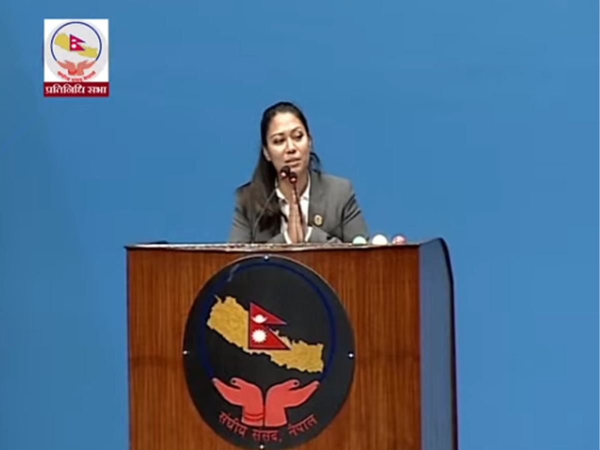 बचतकर्ताको पैसा फिर्ता नगर्ने सहकारी सञ्चालक करोडको गाडीमा हिँडिरहेका छन् : सांसद श्रेष्ठ 