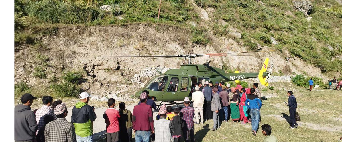 शिशु जन्माउन नसकेपछि गर्भवतीकाे हेलिकोप्टरमार्फत उद्धार