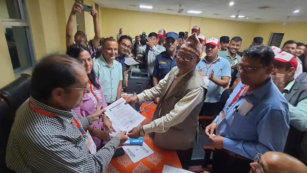 लुम्बिनी प्रदेश अध्यक्ष छान्दै एमाले