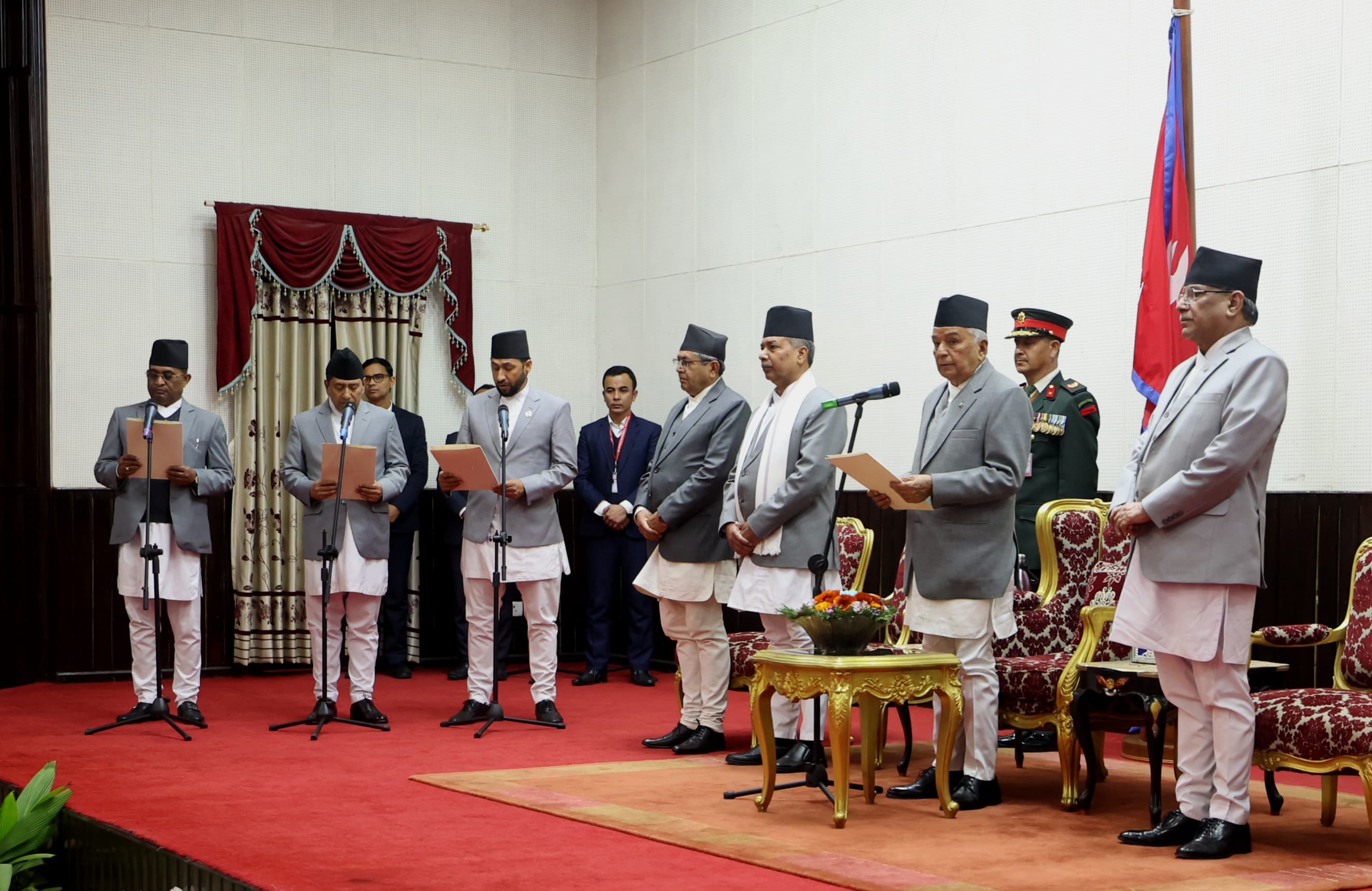 उपप्रधानमन्त्रीको वरीयता: रघुवीर पहिलो, तेस्रोमा रवि [सूचीसहित]